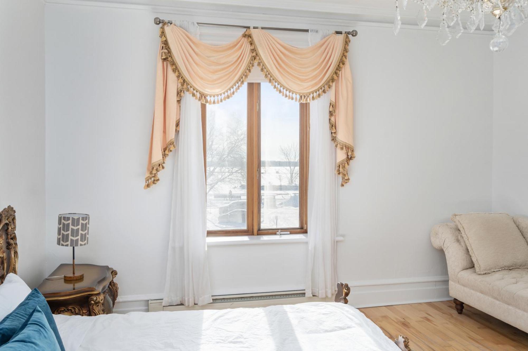 Centennial 6-Bedroom Waterfront Palace Sleeps 14 Montréal Exteriör bild